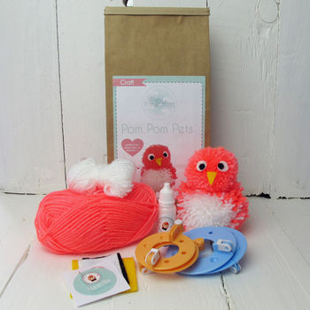 Pom Pom Pets Craft Kit Mrs Lovebird, 2 of 3