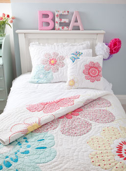 Daisy Floral Quilt, 4 of 7
