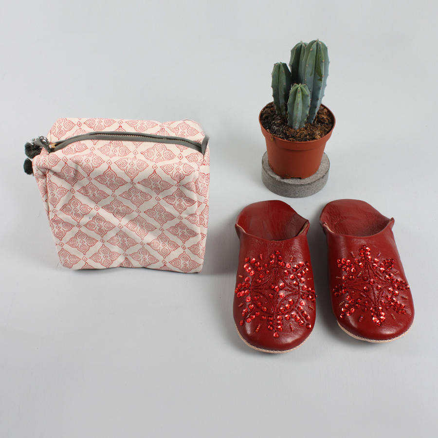 Women's Washbag And Slipper Gift Set, Coral By Bohemia