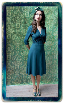 1940s Style Dress In Emerald Green Crepe, 3 of 5