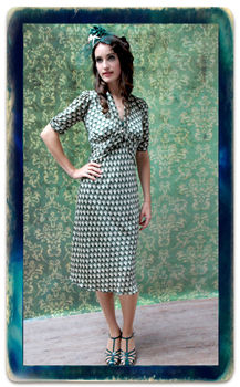 1940s Style Midi Dress In Malachite Fan Print Crepe, 3 of 7