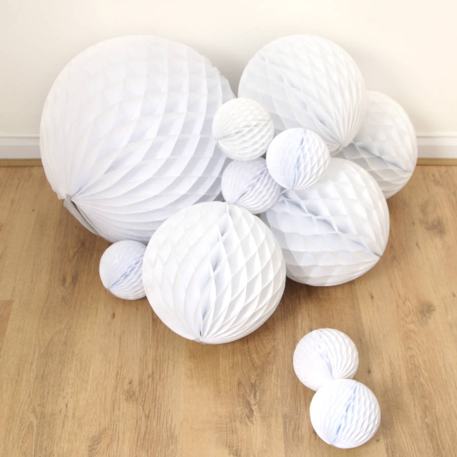 Winter White Christmas Tissue Ball Collection By Peach Blossom