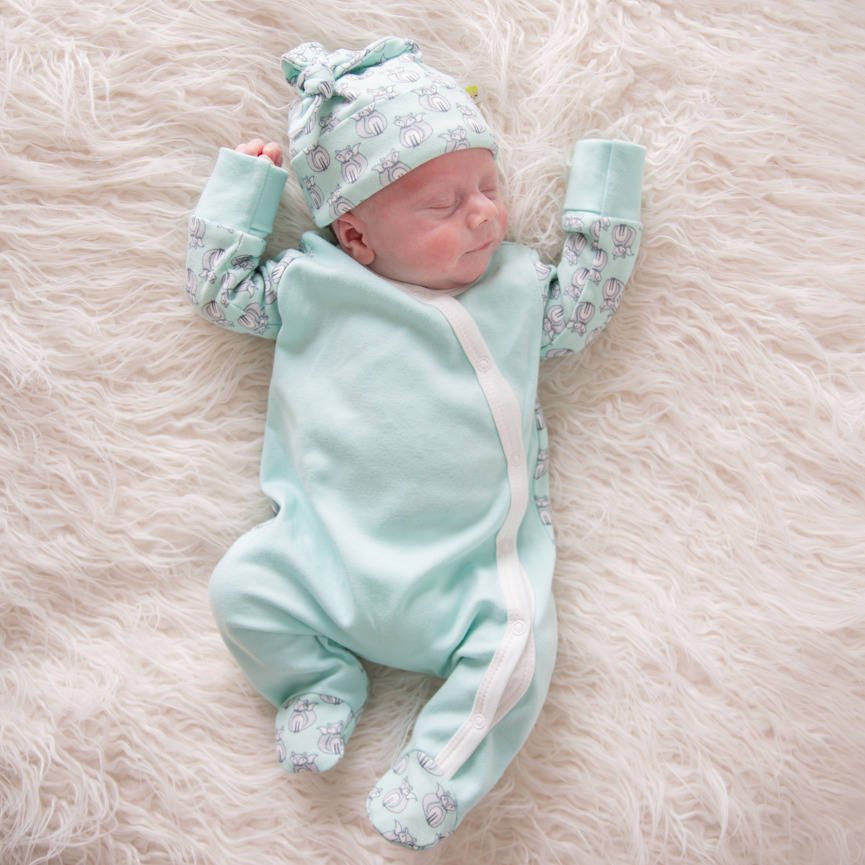 infant sleeping suit