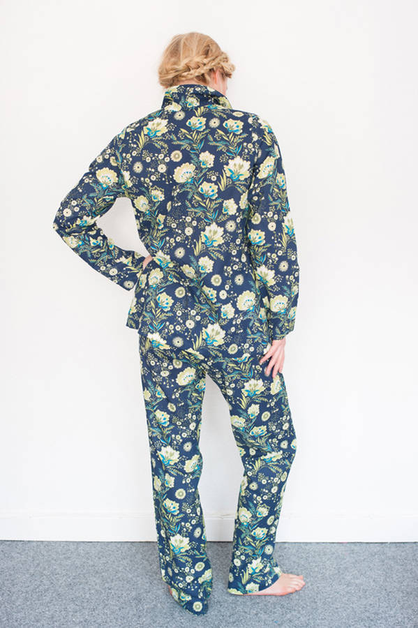 Pyjama Set In French Fleurs Navy Print For Women By Caro London