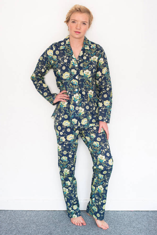 Pyjama Set In French Fleurs Navy Print For Women By Caro London