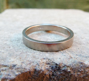 18ct Recycled Gold Wedding Band, 2 of 3