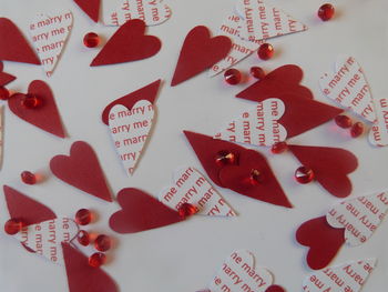 'I Love You' 'Marry Me' 'Be Mine' Heart Table Confetti, 3 of 4