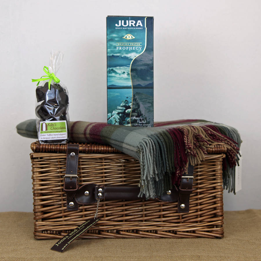 Jura Whisky Packed In An Auld Scotland Case By Jones and Jones of