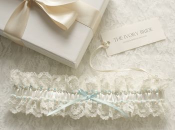 Olivia Lace And Pearl Garter, 3 of 4