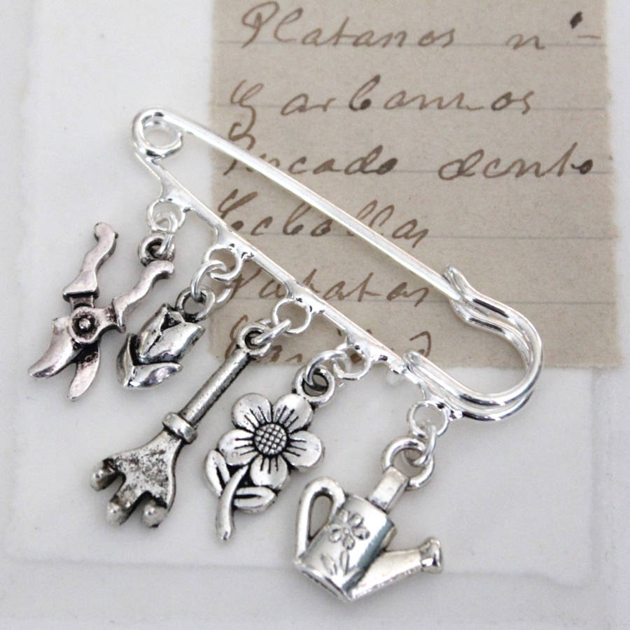 flower garden brooch by zamsoe