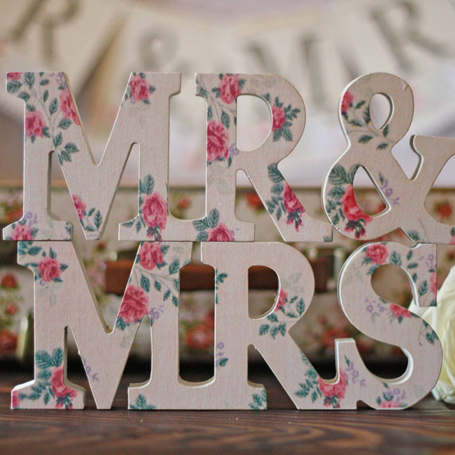 mr and mrs floral sign by the wedding of my dreams | notonthehighstreet.com