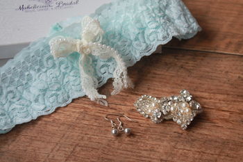 Simply Pearls And Lace Garter, 3 of 3