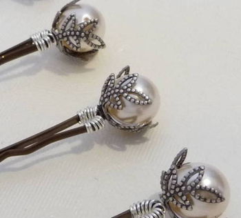 Set Of Three Antique Style Leaf Hair Grips, 2 of 4