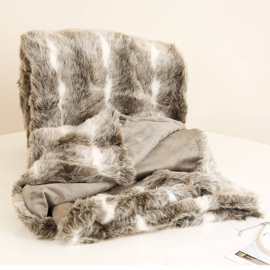 Wild Mannered Tawny Fox Faux Fur Throw Blanket & Reviews ...