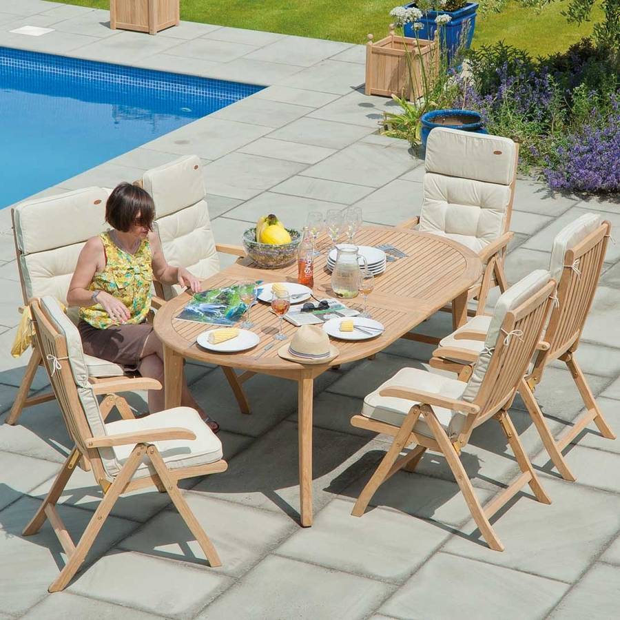 Roble Extending Garden Dining Table By Out There Exteriors