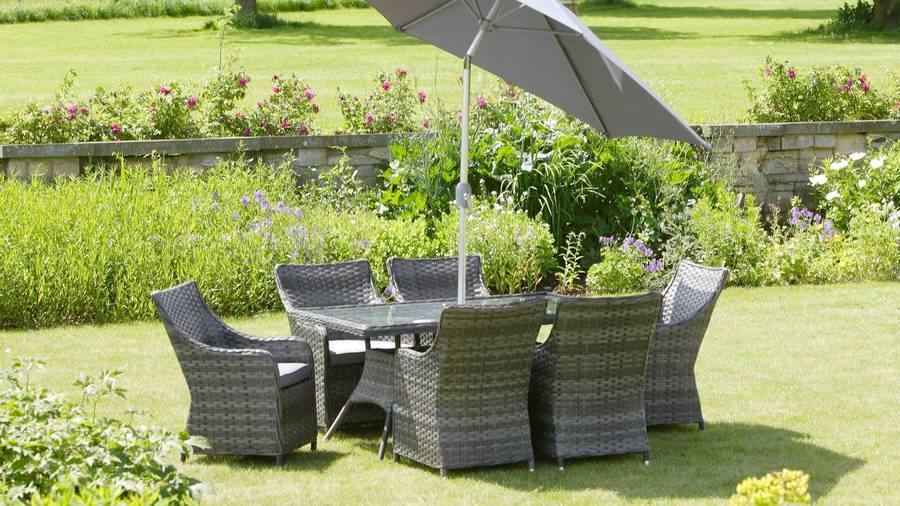 Seven Piece Garden Furniture Set / Pacific By Garden Selections