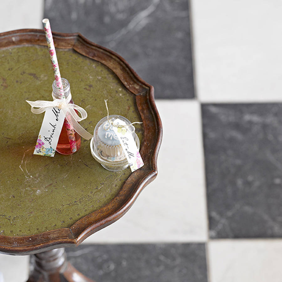 Alice In Wonderland Bottles And Straw Set By Postbox Party